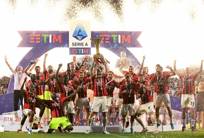 İtalya Serie A'da Milan, 11 yıl sonra şampiyon