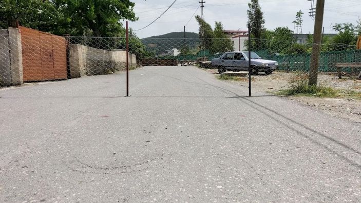 i Osmaniye'de kendisine miras kaldığını söyleyip yolu kapattı
