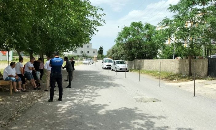 i Osmaniye'de kendisine miras kaldığını söyleyip yolu kapattı