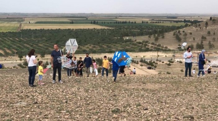 Şanlıurfa Suriye sınırında uçurtma uçuruldu