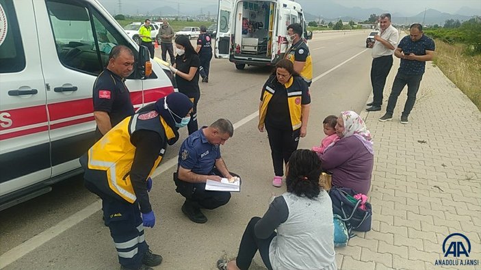 Adana'da çöp atarken araba çarptı: Hayatını kaybetti