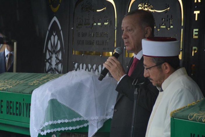 Cumhurbaşkanı Erdoğan, otobüs kazasında ölen Sude'nin cenazesine katıldı