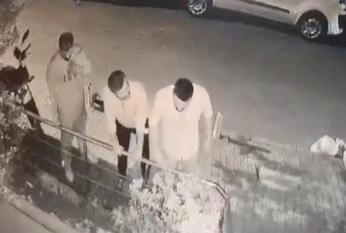 Kağıthane'de eski patron, çalışanının evinin önünde kurşun yağdırdı