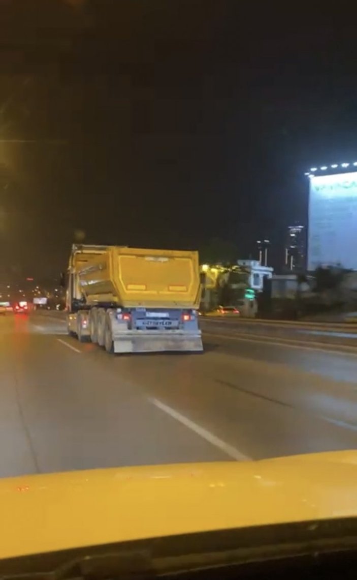 Maltepe'deki hafriyat kamyonunun makas attığı anlar