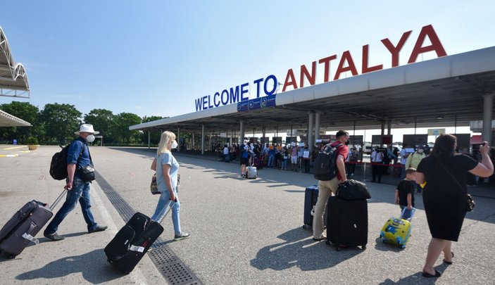 Antalya'ya gelen turist sayısı 2 milyonu geçti