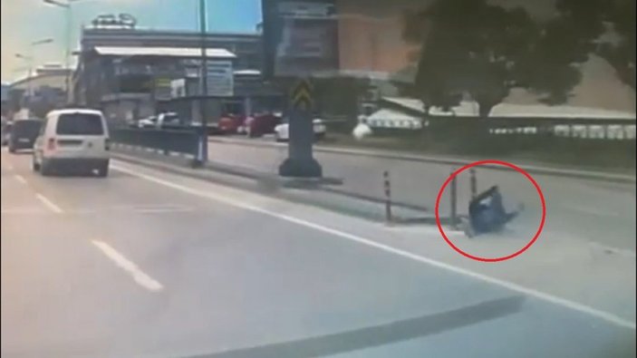 Bursa'da motosiklet ile minibüsün kazası
