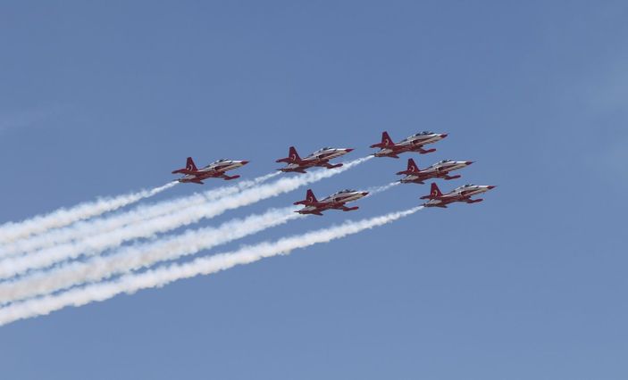 i Erzincan'da Türk Yıldızları’nın nefes kesen akrobasi gösterisi