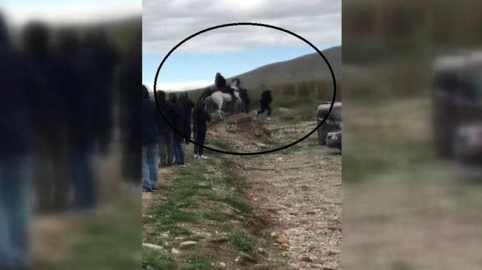 Bayburt'ta cirit müsabakasındaki muhabirin zor anları