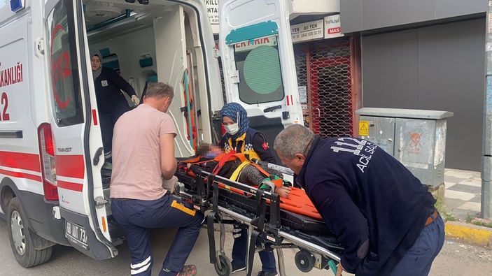 i Aksaray'da eşini bıçaklayan şahıs, çocuklarını balkondan attı