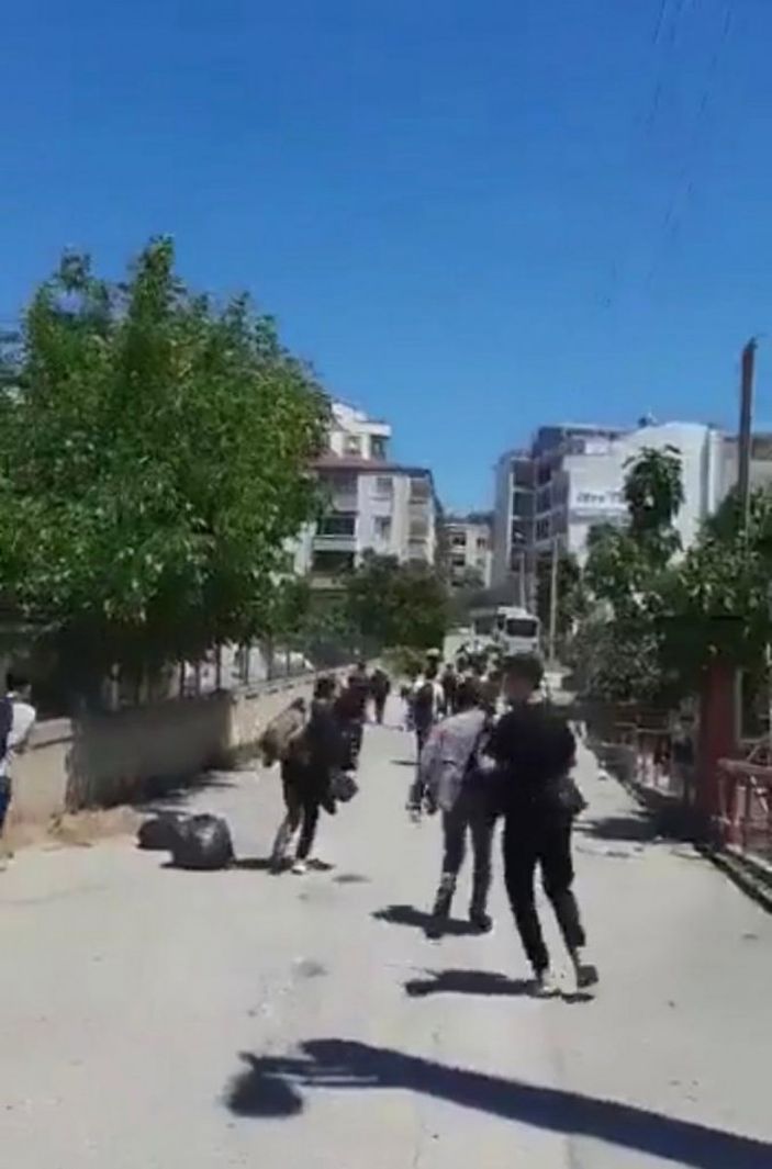 Kocaeli’de 35 göçmen kamyon kasasında yakalandı