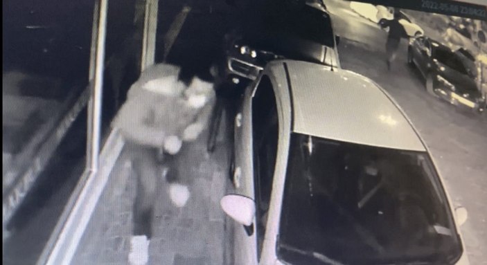 Kağıthane’de 22 yaşındaki genç öldürüldü