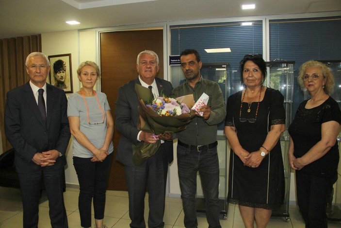 İzmir’de dayak yiyen kadını kurtaran taksiciye ödül