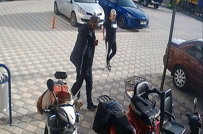 Adana'da motosiklet hırsızı sevgililer yakayı ele verdi