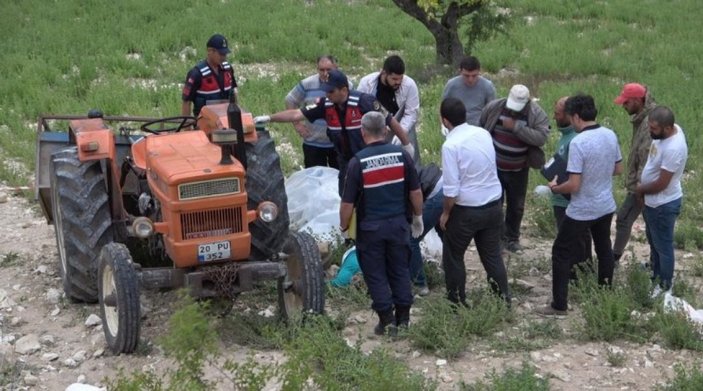 Denizli'de geri kaçan traktörden düşen sürücü vefat etti