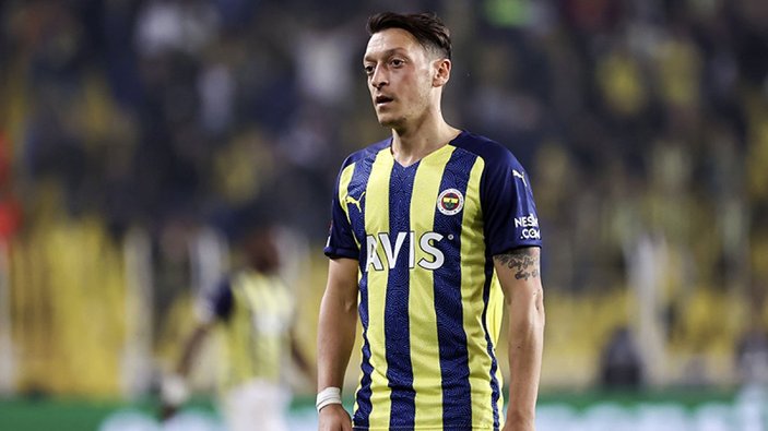 Fenerbahçe'de Ozan Tufan ve Mesut Özil'in geleceği şekilleniyor