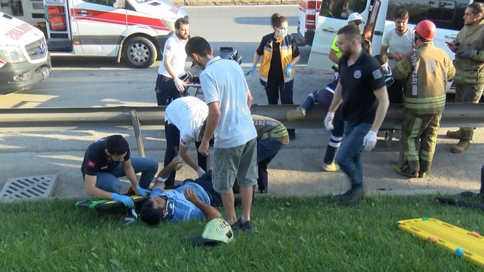 Ümraniye'de işçi minibüsü kaza yaptı: 11 yaralı