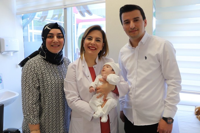 Samsun'da bebeğe, ameliyatla yemek borusu yapıldı