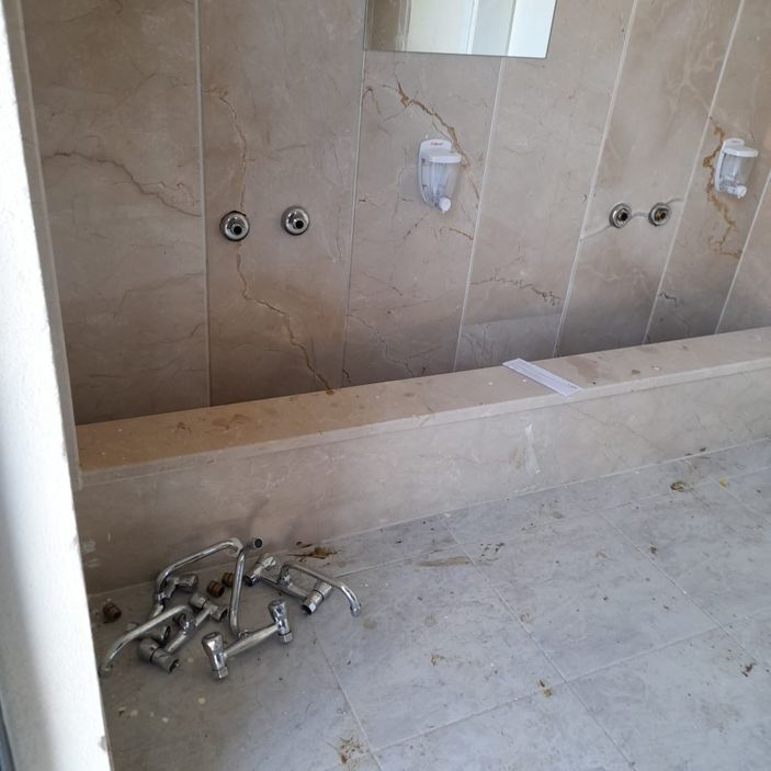 i Kocaeli’de, mesire alanındaki direkleri devirip kablo çalan 3 şüpheli yakalandı