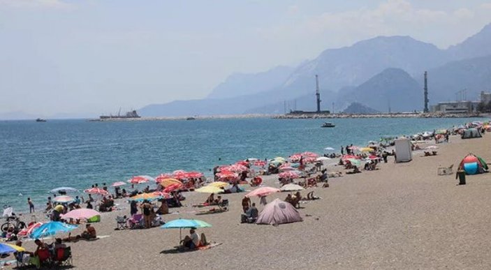 Antalya'da sıcaklık 37 dereceye kadar yükseldi