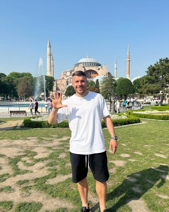 Podolski: Ben de gerçek bir aslanım