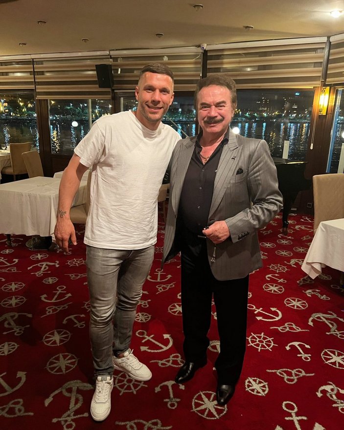 Lukas Podolski, Orhan Gencebay'la bir arada