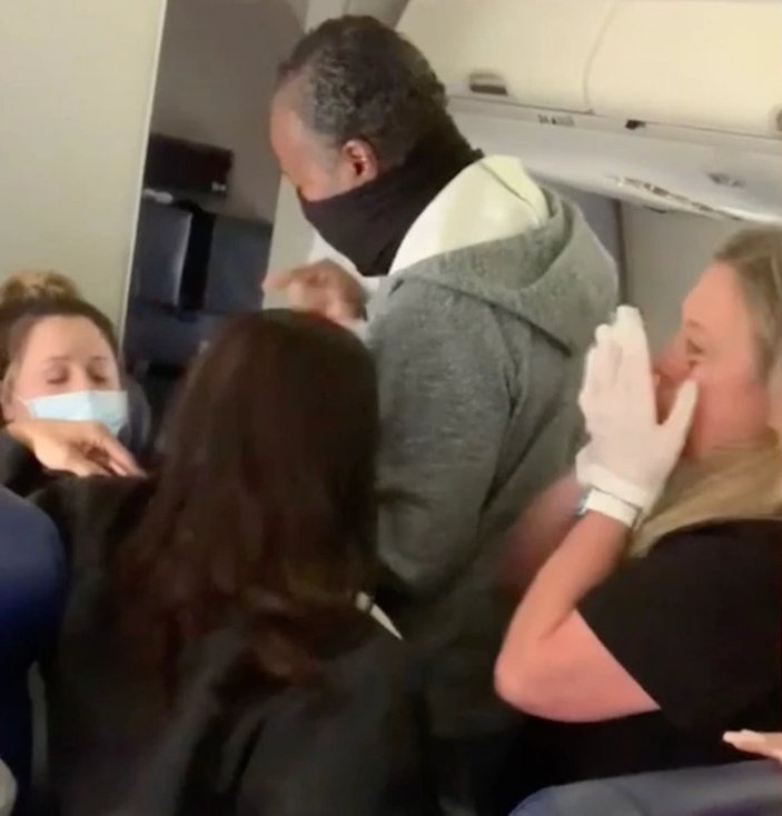 ABD'de kabin görevlisinin dişlerini kıran yolcuya hapis cezası