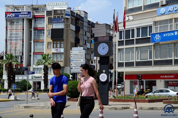 Ege'de 40 dereceyi aşan sıcaklıklar vatandaşları bunalttı