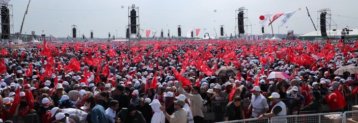 İstanbul'daki fetih kutlamalarına 560 bin kişi katıldı