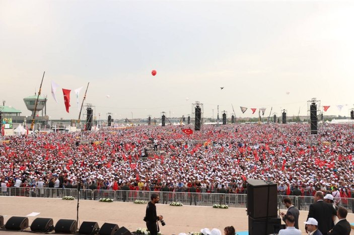 Murat Kurum, Atatürk Havalimanı Millet Bahçesi'ndeki fetih kutlamalarında