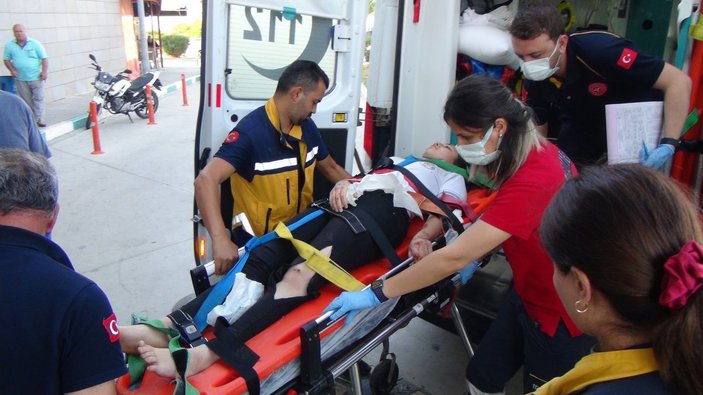 Mersin'de öğrenci servisi kaza yaptı: Yaralılar var