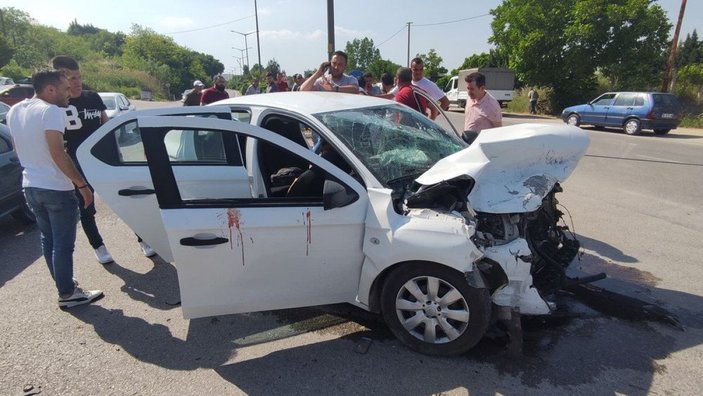 Bursa'da araç kamerasına yansıyan kaza