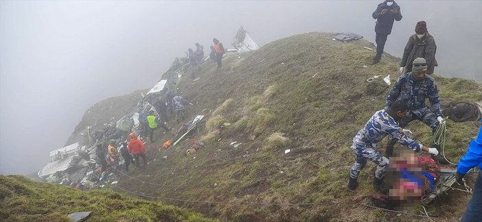 Nepal'de kaybolan uçağın enkazı bulundu