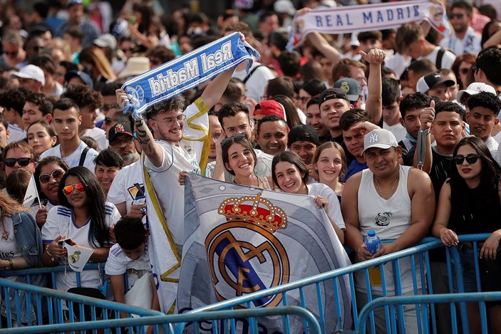 Şampiyonlar Ligi şampiyonu Real Madrid, 14'üncü kupa zaferini doyasıya kutladı
