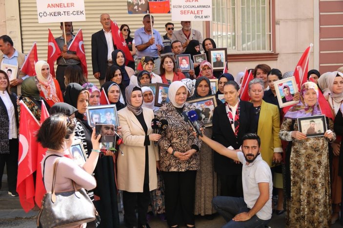 AK Parti Kadın Kolları'ndan Diyarbakır Anneleri'ne destek