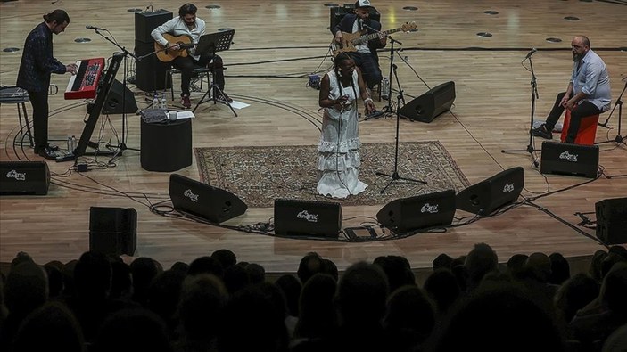 Latin Grammy ödüllü Buika, Ankara'da konser verdi