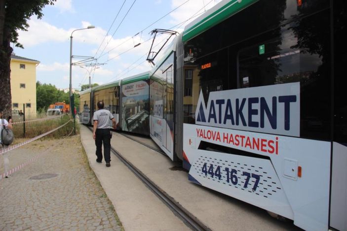 Kocaeli'de iki tramvay çarpıştı