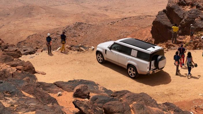 Land Rover Defender 130