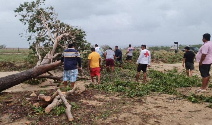 Meksika'yı Agatha Kasırgası vurdu