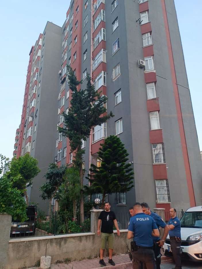 Adana'da kız çocuğu, 11’inci kattan düşüp can verdi