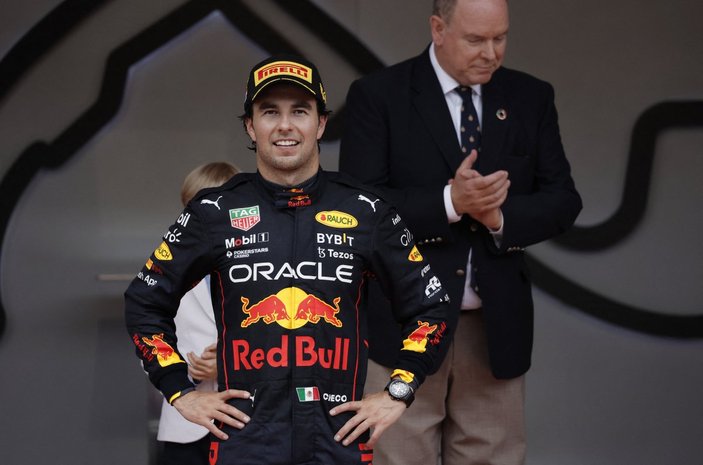 Sergio Perez, Red Bull Racing ile yeni sözleşme imzaladı