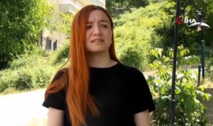 Zonguldak’ta genç kadına 15 sokak köpeğinin saldırdığı an