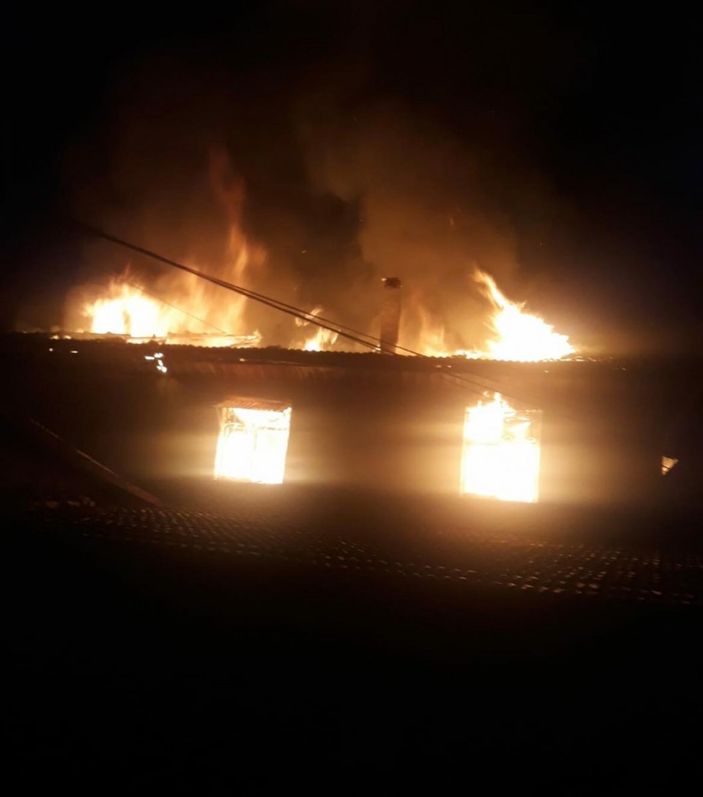 Manisa’da evini ateşe veren koca öldü, eşi ve 2 çocuğu ağır yaralı