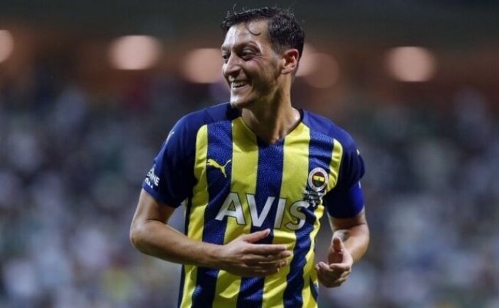 Mesut Özil kalacak mı gidecek mi?