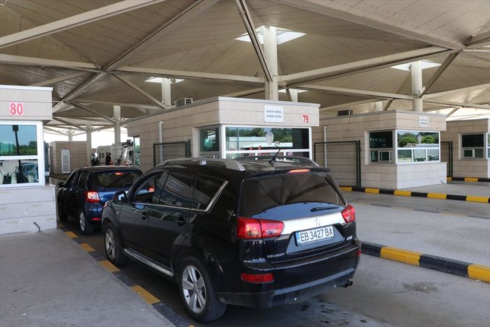 Sınır kapılarında 'testsiz geçiş' günleri başladı