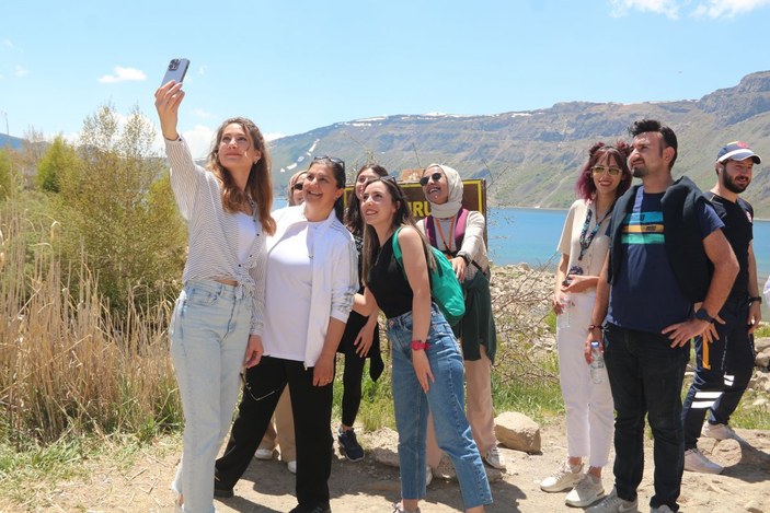 Bitlis'teki Nemrut Krater Gölü'ne turist akını