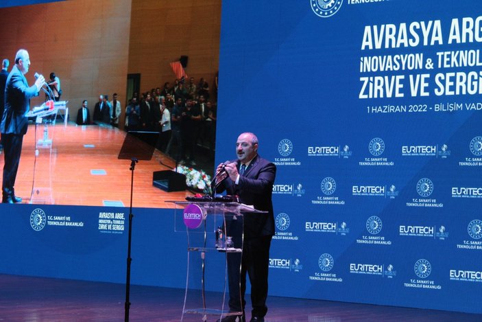 Mustafa Varank'tan Kılıçdaroğlu'na: Üretim cahili dediğimizde alınıyor