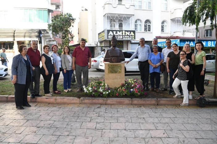 CHP'den Adana’da heykel açılışı