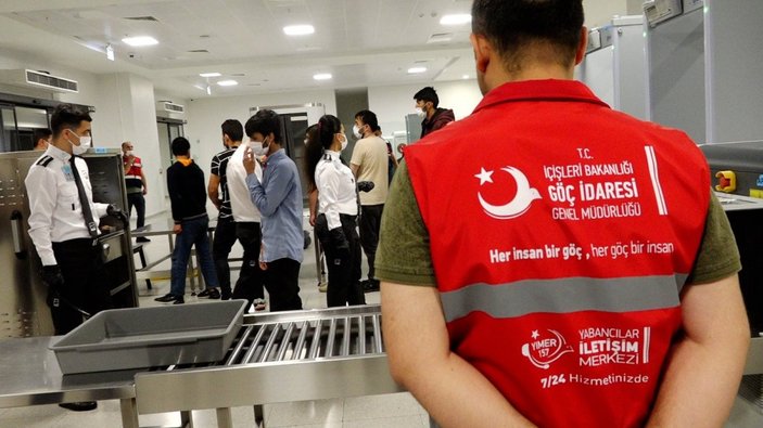 İstanbul’da yakalanan 6 bin 686 kaçak göçmen, geri gönderiliyor