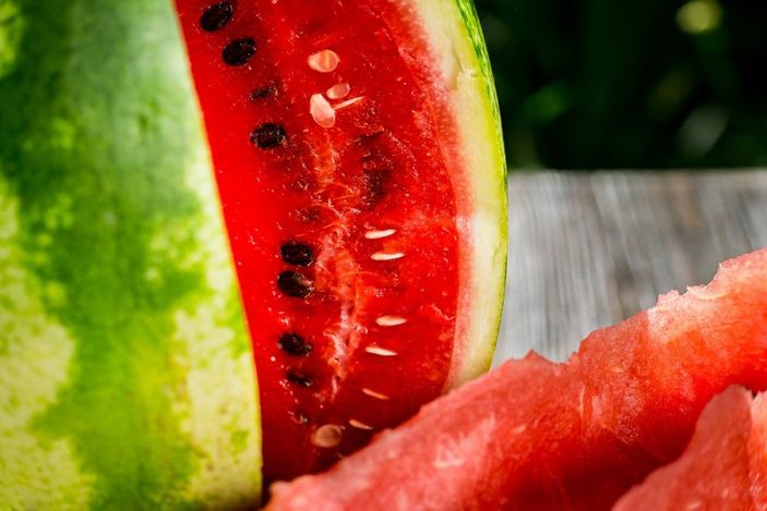 Sakın çöpe atmayın! Kepeklenen karpuzu böyle değerlendirin...