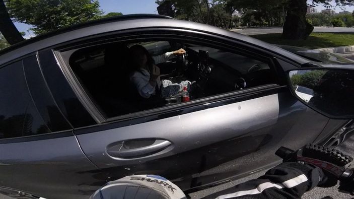 Bakırköy'de kadın sürücüyle tartışırken tepki gören motosiklet sürücüsü, şikayetçi oldu